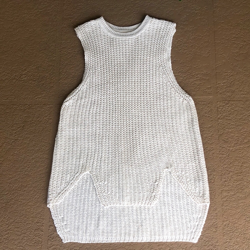 POL Chunky Sleeveless Knit Statement Sweater Sz M